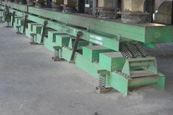 什么是慣性振動(dòng)輸送機(jī)，性能特征概述